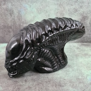 Alien Kopf Replik im Xenomorph Stil