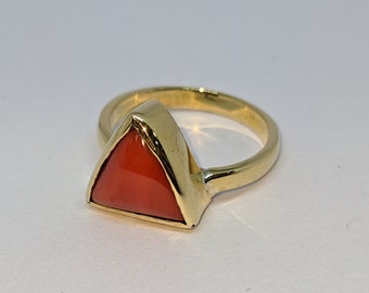 Natural Red Coral Triangle (munga) Gemstone Ring Panchdhatu Metal