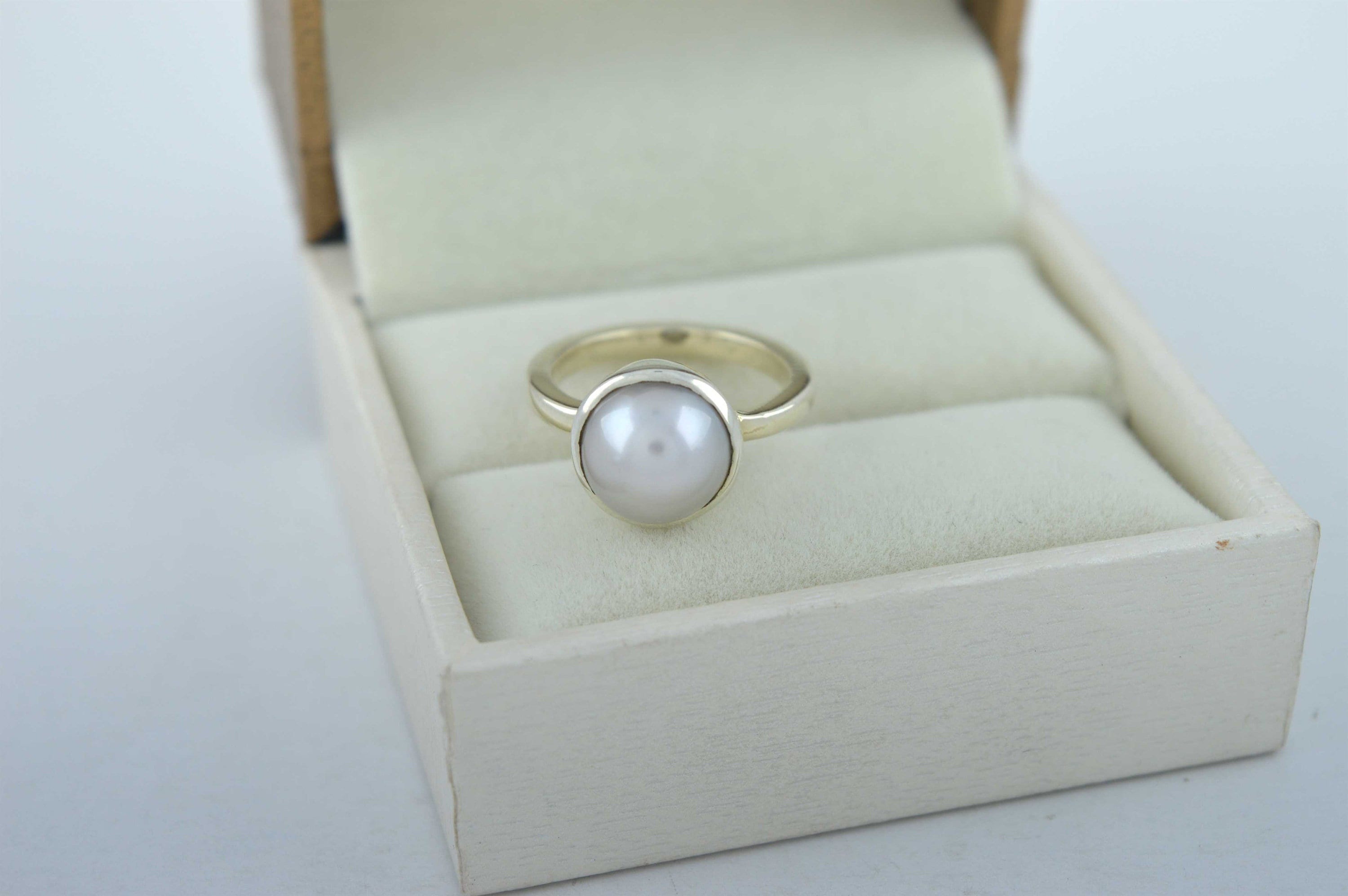 Silver ring moti deals