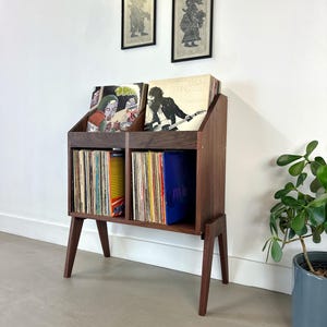 Mueble para discos de nogal hecho a mano - Estuche con doble puerta frontal abatible