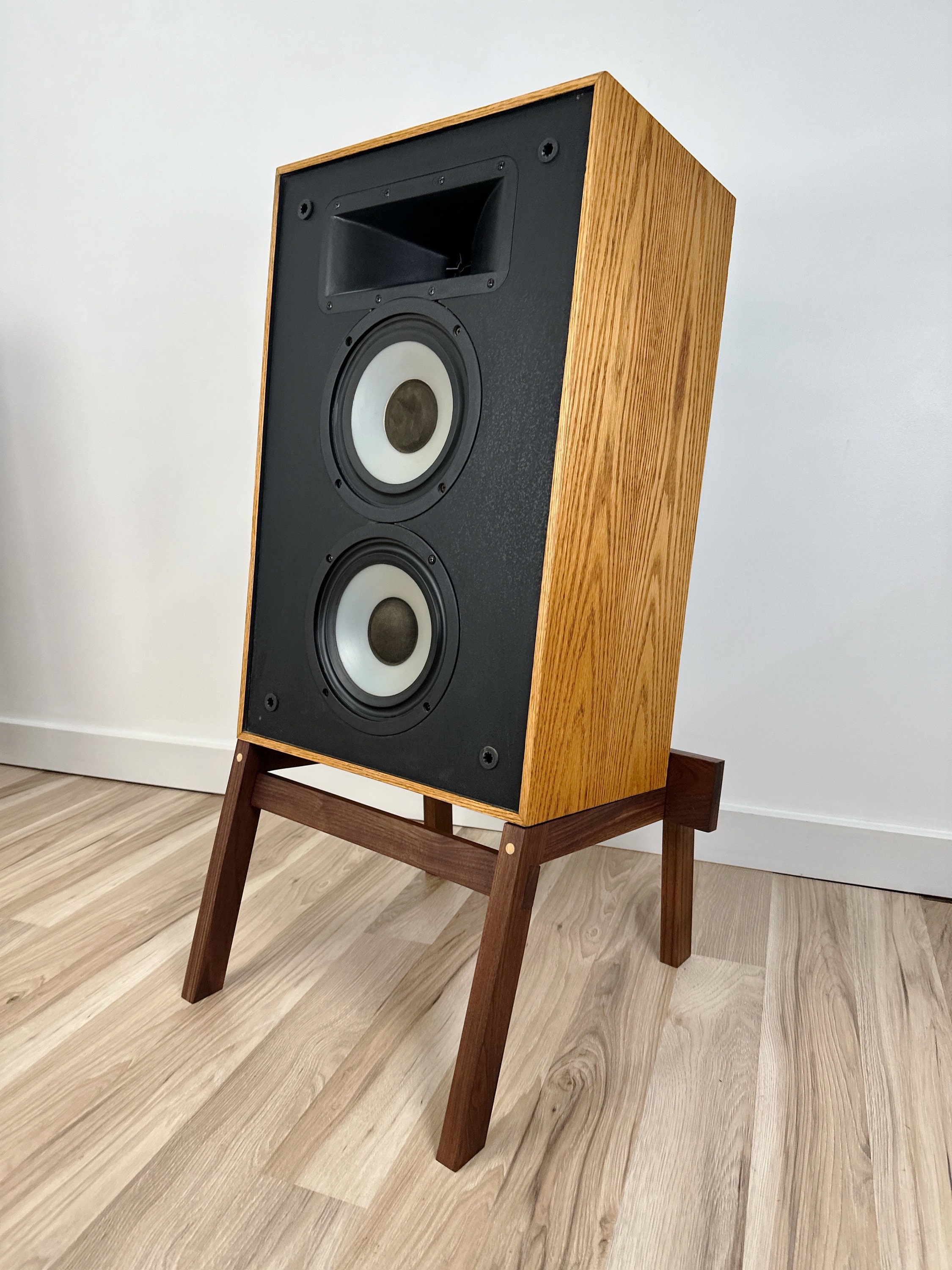 スピーカースタンドセット / HF2 / カスタマイズ可能な大型スピーカー