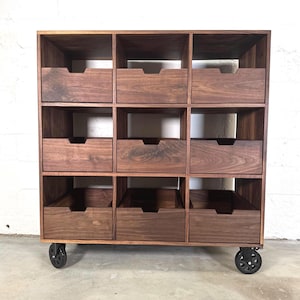 Mueble para discos / Totalmente personalizable / Madera maciza