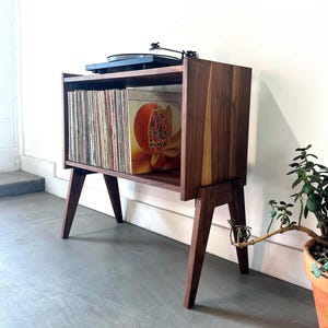 Record Cube / Solid Hardwood / Flat Pack