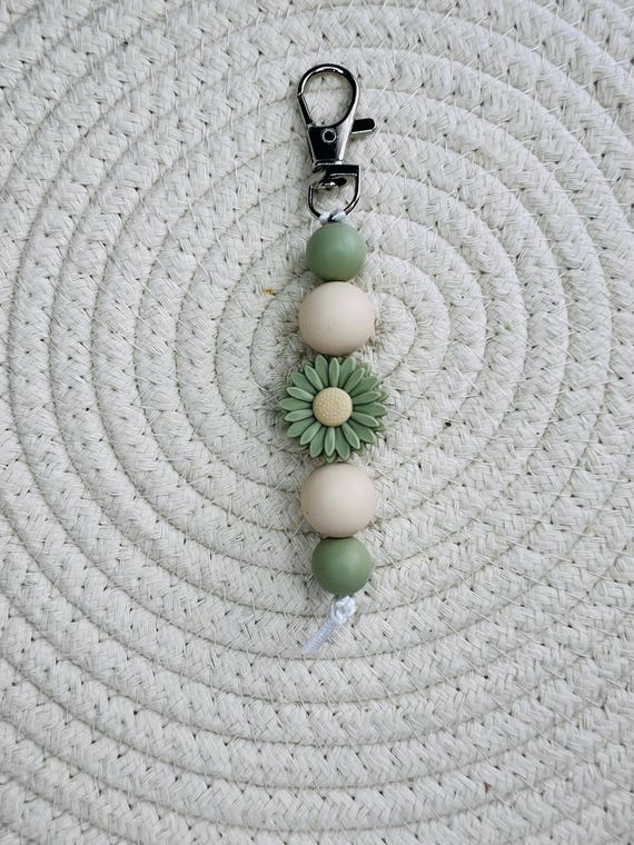 Portachiavi Bohémien Con Fiore Margherita E Perline Di Legno - Ciondolo Floreale Per Borsa, Zaino O Chiavi - 11,5 Cm