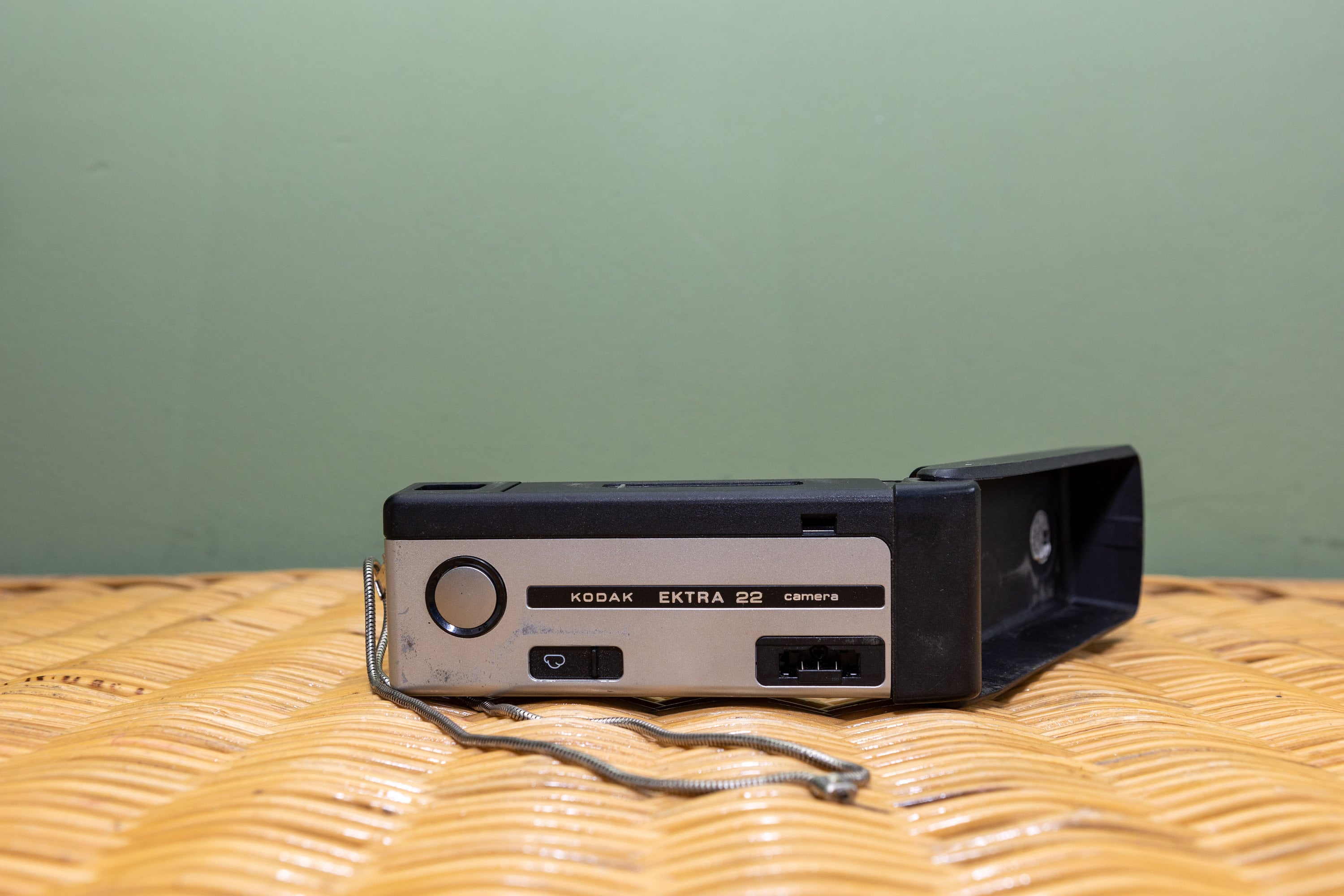 Ancien appareil photo argentique KODAK EK2 vintage années 70 Instant Camera