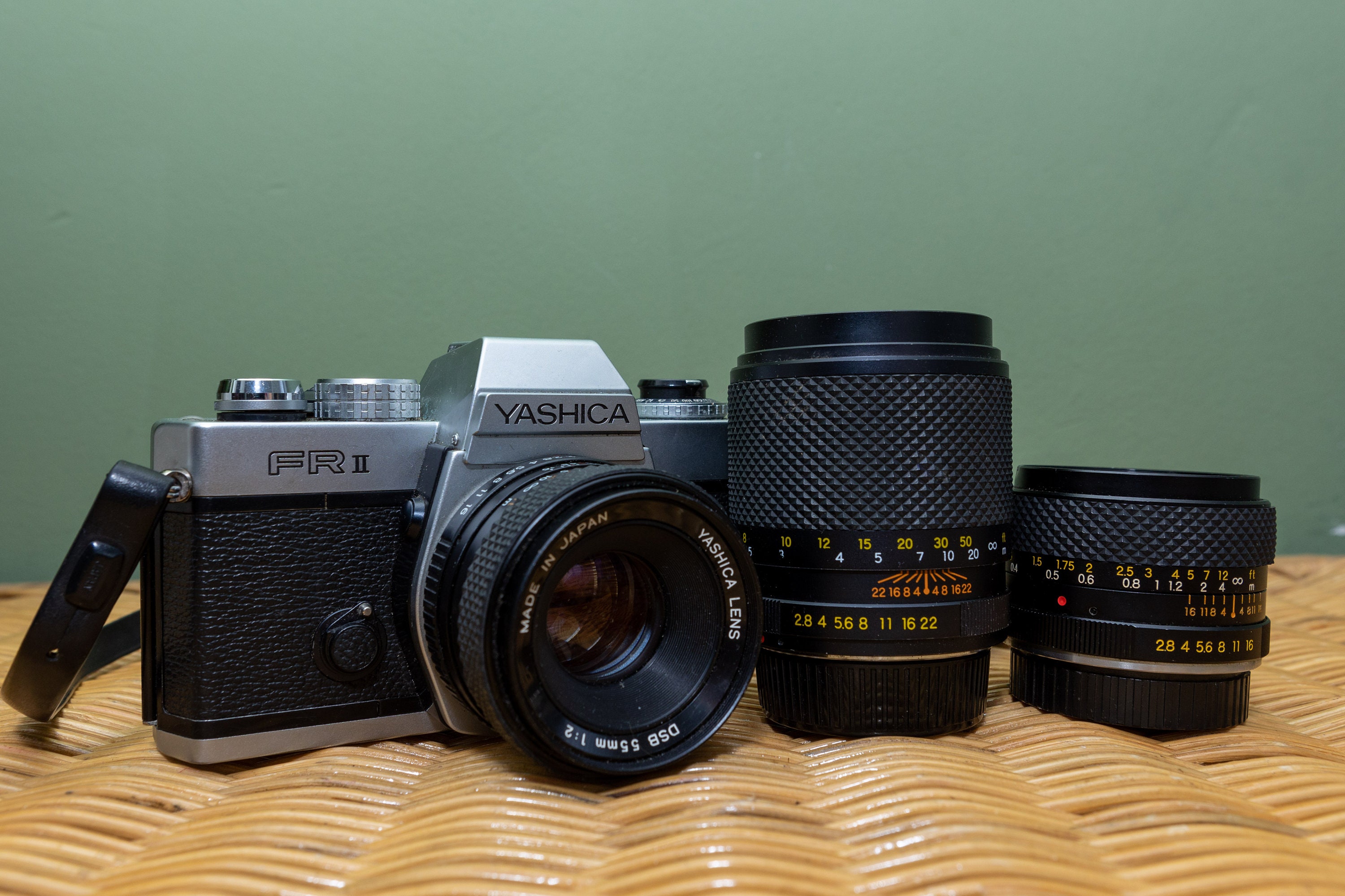 ヤシカ FR II 35 mmフィルムカメラ（レンズ3本付き） - Etsy 日本