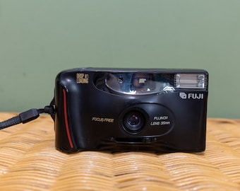 Fuji DL-25 35mm Film Camera: Vintage Point and Shoot