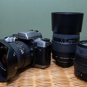 sigma SA-300 with 3 Lenses | 28-105mm | 18-35mm | 70-210mm
