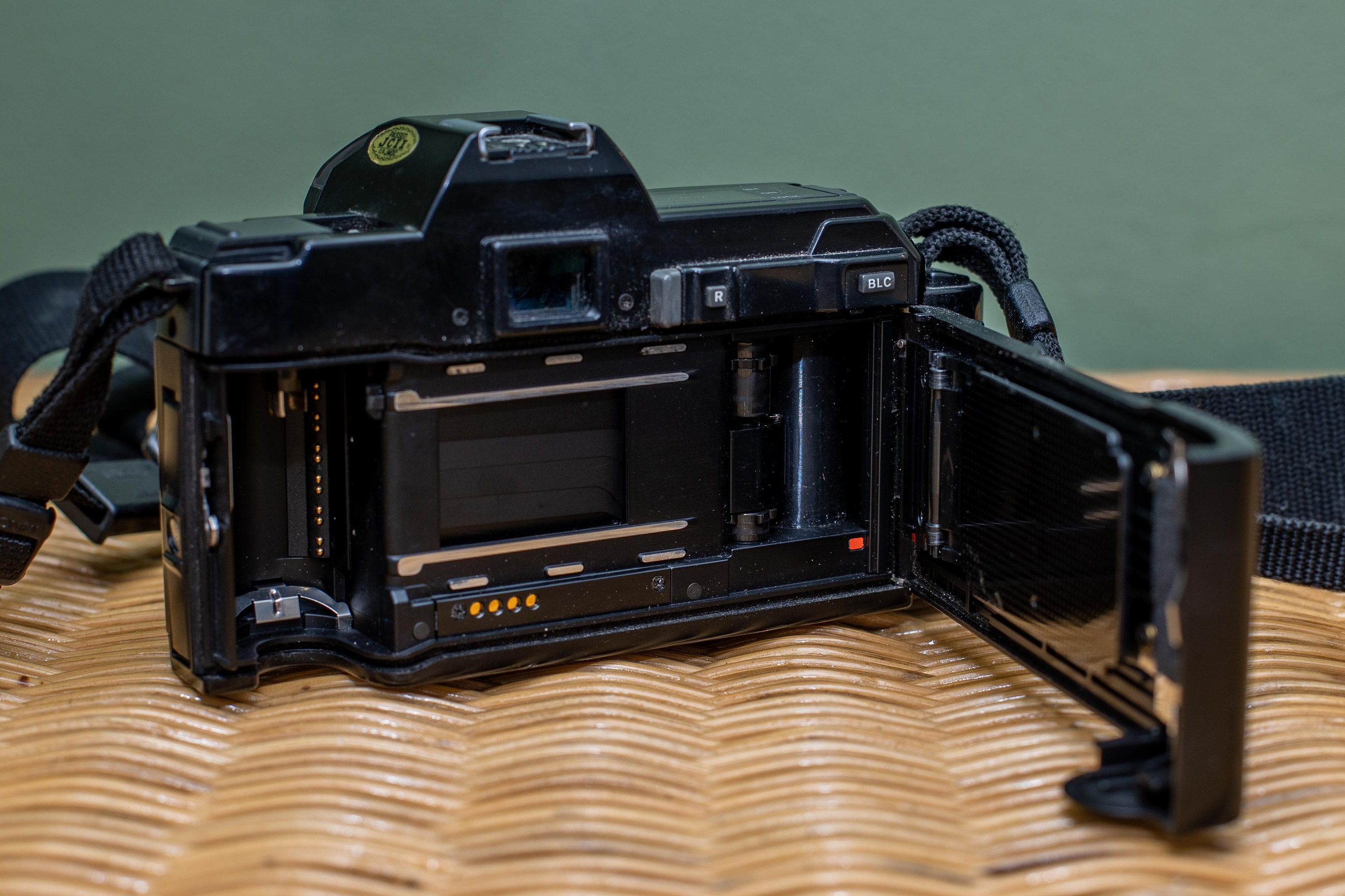 Boîtier Minolta 5000 Avec Objectif Zoom 28-70 Mm – Pour Pièces, Appareil Photo Défectueux