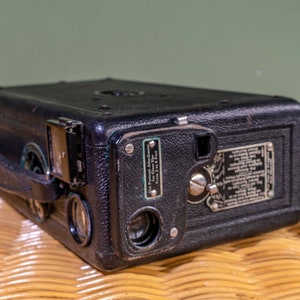 Kodak Cine Model B 16MM CAMERA W/ CASE