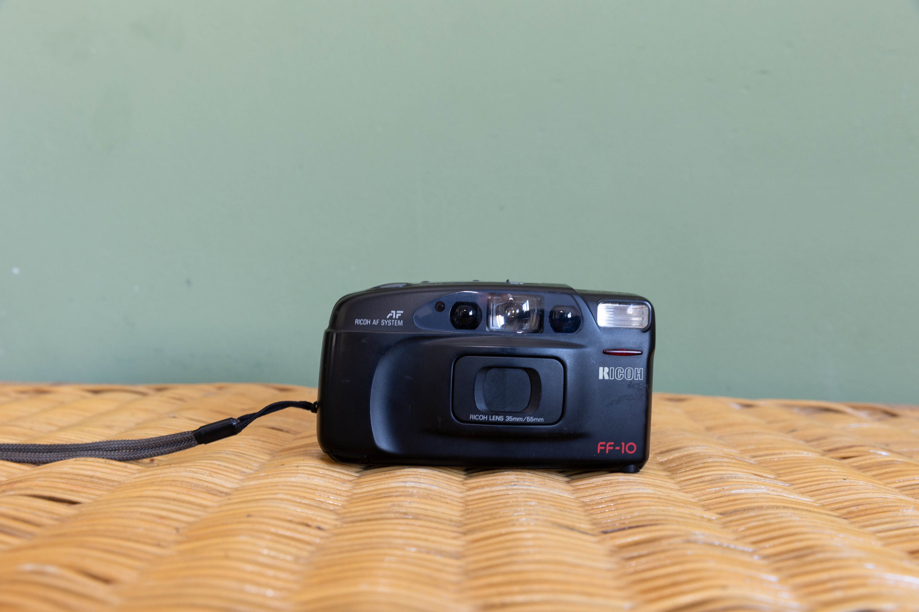 Ricoh FF-10 Zoom Macro 35mm Point Shoot