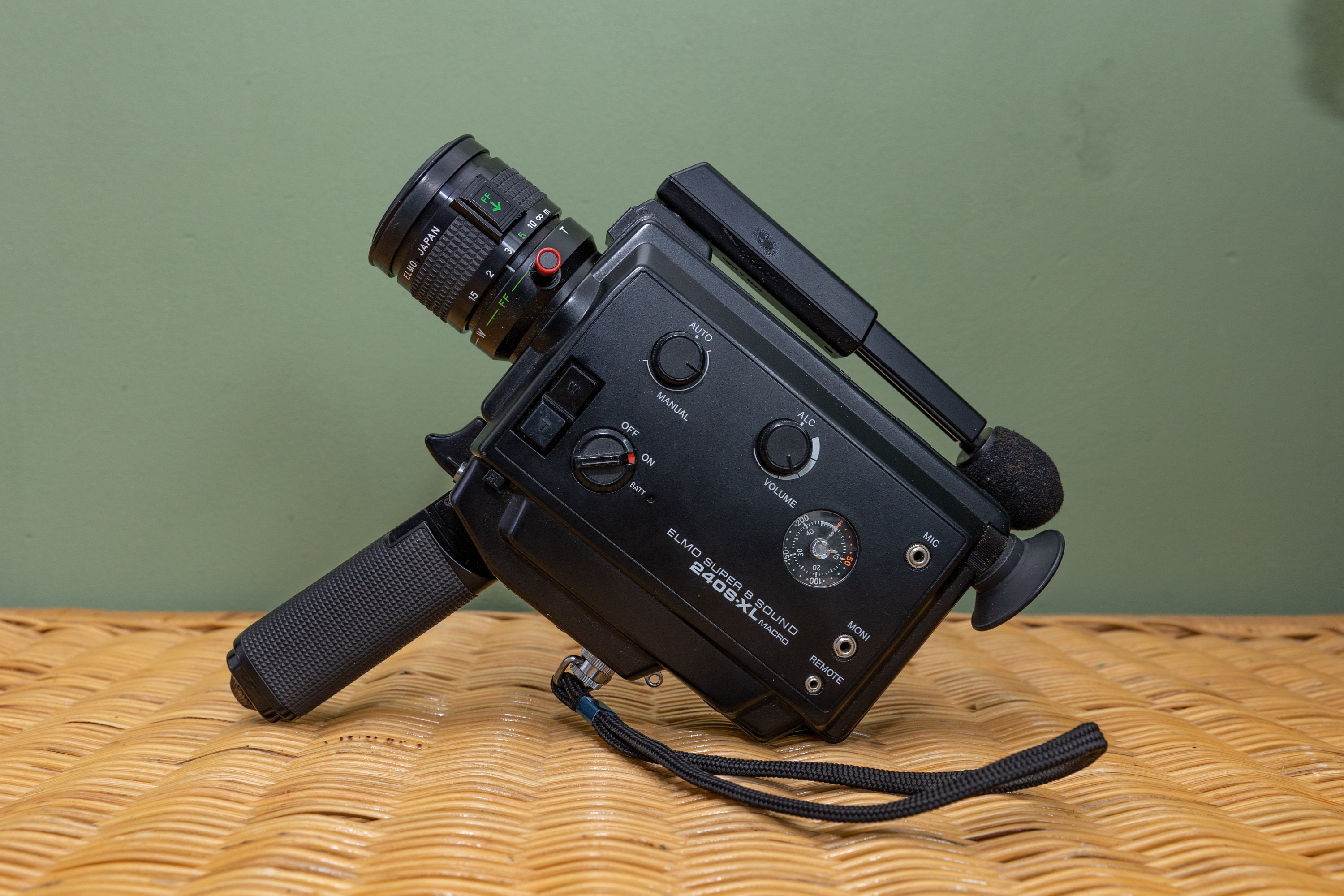 エルモスーパー8SOUND 240S-XL - デジタルカメラ