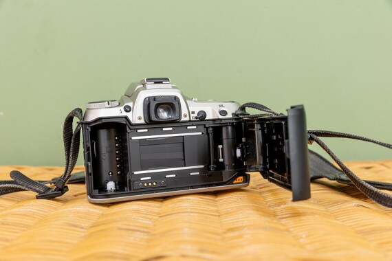 PENTAX MZ-7 Film Camera W/28-80mm F/3.5-5.6 W/ Pentax Neck