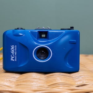 Vintage PC-606 35mm Film Camera: Compact Point and Shoot