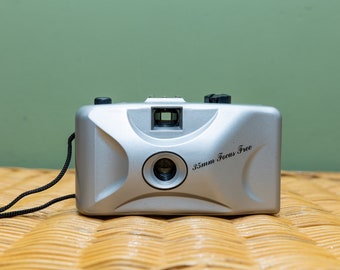 Focus Free 35mm Film Camera - Point and Shoot - Vintage