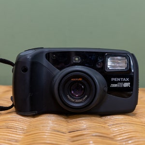 Analogue Pentax Zoom 90 WR Multi AF Point and Shoot, point and shoot, 35mm, film camera, compact camera, AF, vintage, camera with film