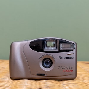Analogue Fujifilm Clear Shot 10 Fujinon lens 35mm camera, film camera, compact camera, AF, vintage, camera with film, point and shoot