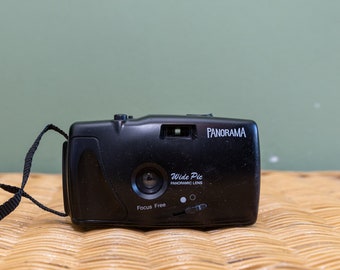 Panorama 35mm camera, point and shoot, analogue, film camera Wide pic lens focus free