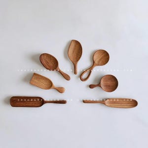 Piccolo cucchiaio di legno per spezie, sale alle erbe, zucchero, caffè, tè, mini cucchiaio rustico, stoviglie, regalo personalizzato perfetto, arredamento vintage per la cucina di casa