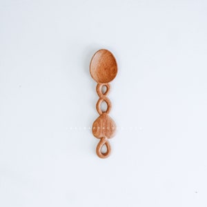 Cuchara de amor galesa, regalo para parejas, cuchara personalizada para aniversario de bodas, compromiso, cuchara de madera con símbolo de amor significativo