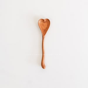 Wiggly Heart Shaped Wooden Spoon, Hand-Carved Wiggle Heart Serving Spoon 7&quot;, Birthday Housewarming Anniversary Gift, Kitchen Home Decor
