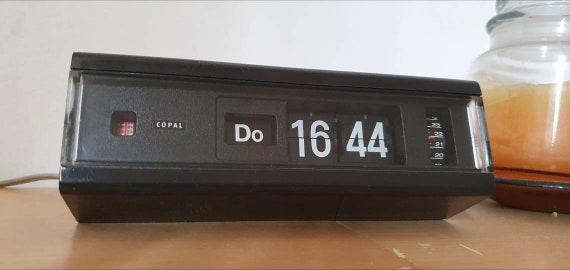 COPAL　アラームタイマー　時計　？ コパル229、フリップクロック、アラーム、日付表示、グラファイト