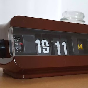 Krups flip clock,with date,chocholate,braun,