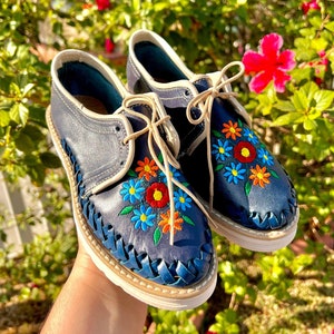 Women Mexican huarache shoes, Huarache loafers, embroidered huaraches, huaraches para mujer