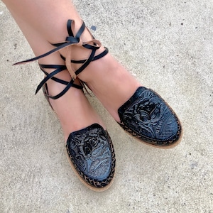 Huaraches girls black hotsell