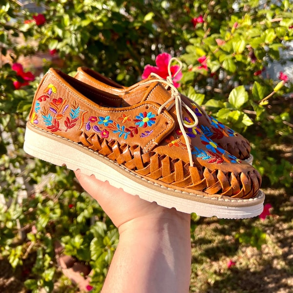 Women Huarache Loafers, Huaraches Mexicanos, Embroidered Huaraches, huaraches para mujer, huaraches bordados, huarache shoes