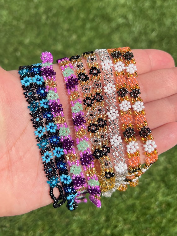 Huichol Bracelet, Mexican Huichol Bracelet, Huichol Flower