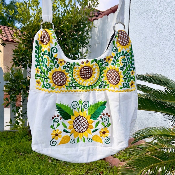 Mexican Embroidered Bag, Mexican Floral Purse, Mexican Morral Purse, Satchel Purse, Bolsa Mexicana Flores