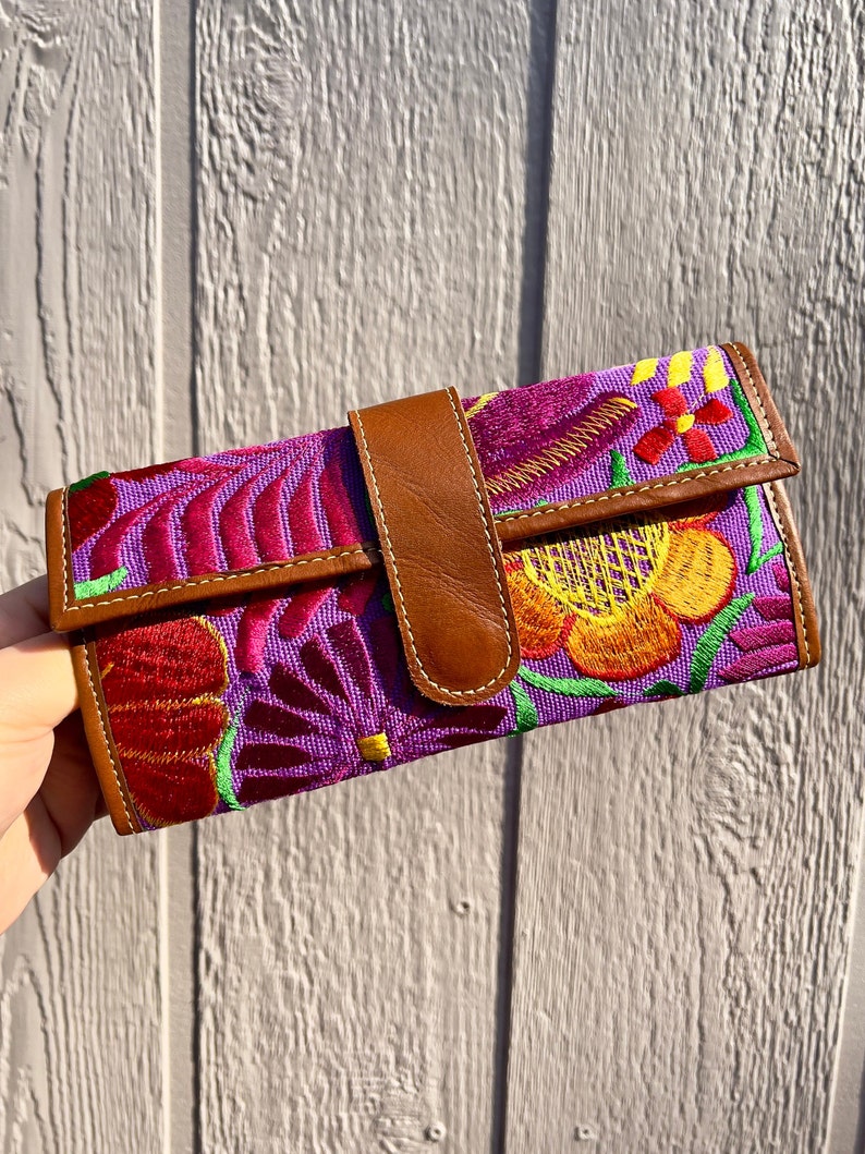 Mexican leather wallet, Mexican embroidered floral wallet, Women Mexican Artisanal Wallet Red