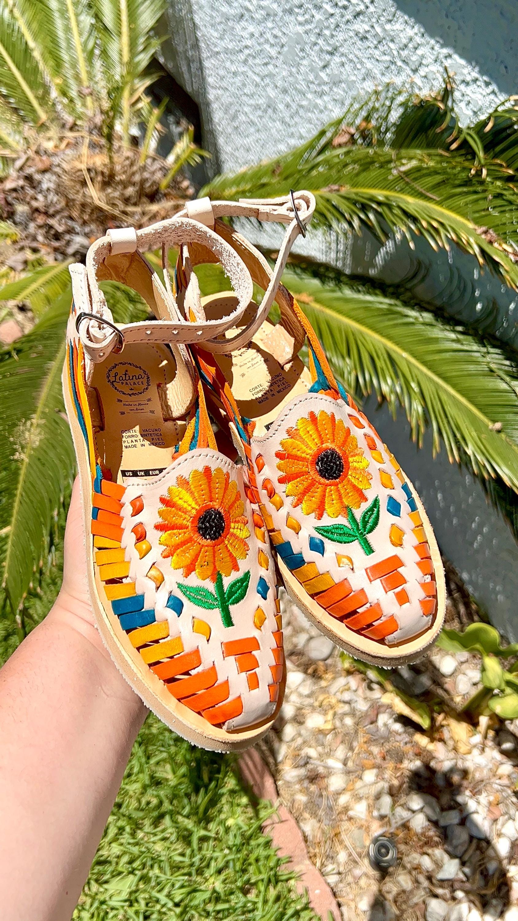Women Huaraches Sunflower, Huaraches Mexicanos, Women leather huaraches, Huarache girasol, Huaraches negros