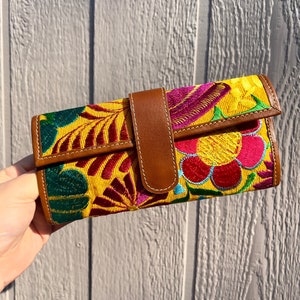 Mexican leather wallet, Mexican embroidered floral wallet, Women Mexican Artisanal Wallet Yellow