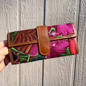 Mexican leather wallet, Mexican embroidered floral wallet, Women Mexican Artisanal Wallet image 5