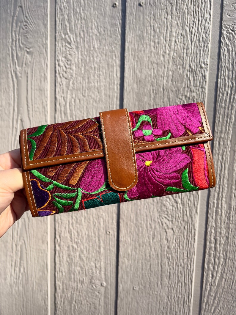 Mexican leather wallet, Mexican embroidered floral wallet, Women Mexican Artisanal Wallet image 5