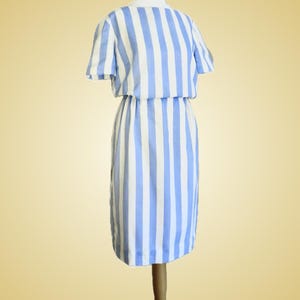 1960年代のサンボ（サミュエル・シャーマン）の青と白のストライプ柄ブルゾンドレス、バトーネック、サイズ8～10