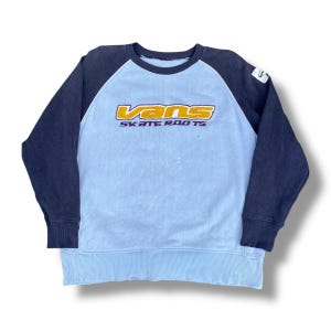 Vintage 90s Vans Skate Roots Sweatshirt Pull Over Big Embroidered Spell Out Skate Surf Streetwear Fashion Style Outfits Size XL