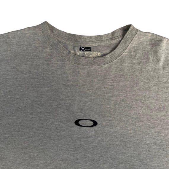 Vintage Y2K Oakley Center Logo Shirt Extra Large Embroidery