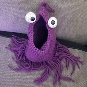 Yip Yip--A crocheted alien holder