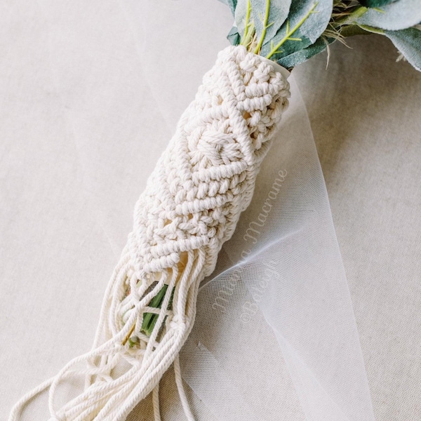 Macrame boho classic signature bouquet wrap/ small to medium bouquet / wedding / bouquet holder for bride and bridesmaids