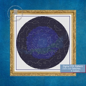 Puede incluir: Un patrón de punto de cruz digital en formato PDF que representa un cielo nocturno con constelaciones. El patrón es de 210 x 210 puntos y utiliza 9 colores.