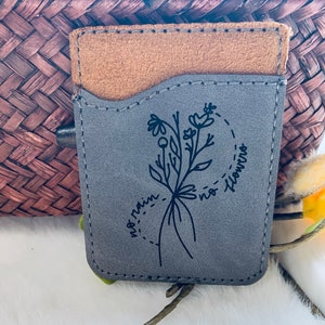 Cartera para teléfono sin lluvia, sin flores, funda para teléfono con escrituras, funda para teléfono cristiana, billetera para teléfono, billetera grabada, regalo espiritual para ella