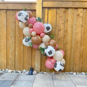 Kit de guirlande de ballons Cow Girl | Soirée cow-girl | Je suis une vache sacrée | Premier anniversaire de rodéo | Le vertige | Fête du rose à la ferme | Dernier rodéo
