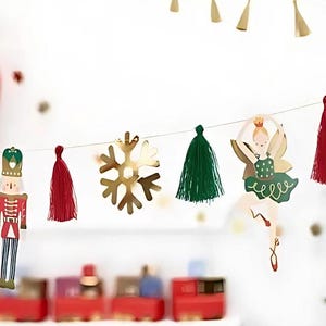 Beautiful Detailed Christmas Garland Kit | DIY Garland | Christmas Holidays Decor | Christmas Fire Place Decor | Nutcracker | Holiday Decor