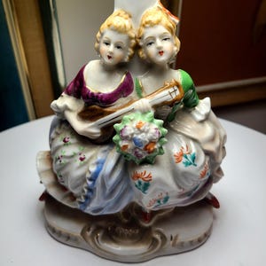 Vintage Porzellan Akzentlampe | Viktorianische Kolonialdamen | Keramik figürliche Lampe | Hergestellt Japan