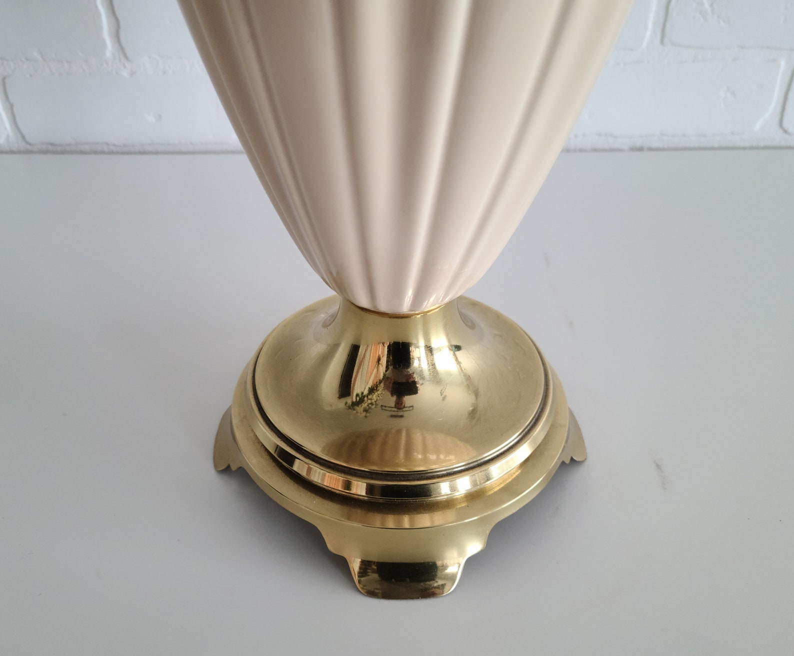 Vintage Stiffel Lamp Model 7530 Brass and Porcelain Lamp 1990s Table