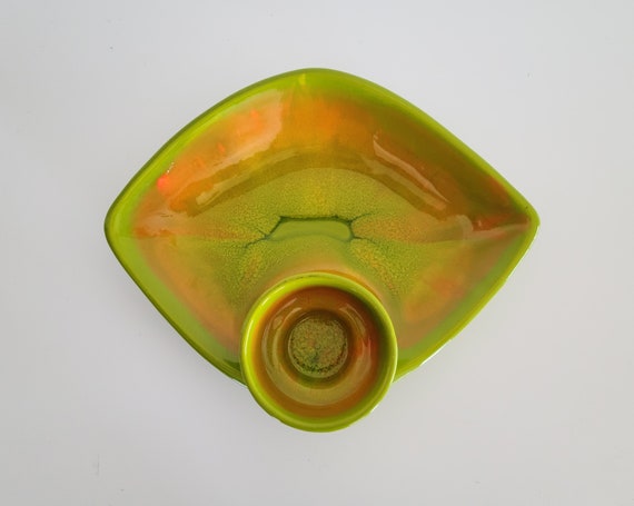 Vintage California Pottery Chip & Dip Bowl ~ Made in USA ~ Mid Century Ceramic Platter With Dipping Bowl ~ Fan Shaped Chip and Dip Set