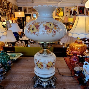 Vintage Large Hurricane Lamp | GWTW | Table Lamp | 3-Way Switch | Floral Pattern | 1970s Lighting